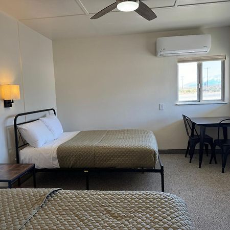 Eastern Sierra Motor Lodge إندبينديس المظهر الخارجي الصورة